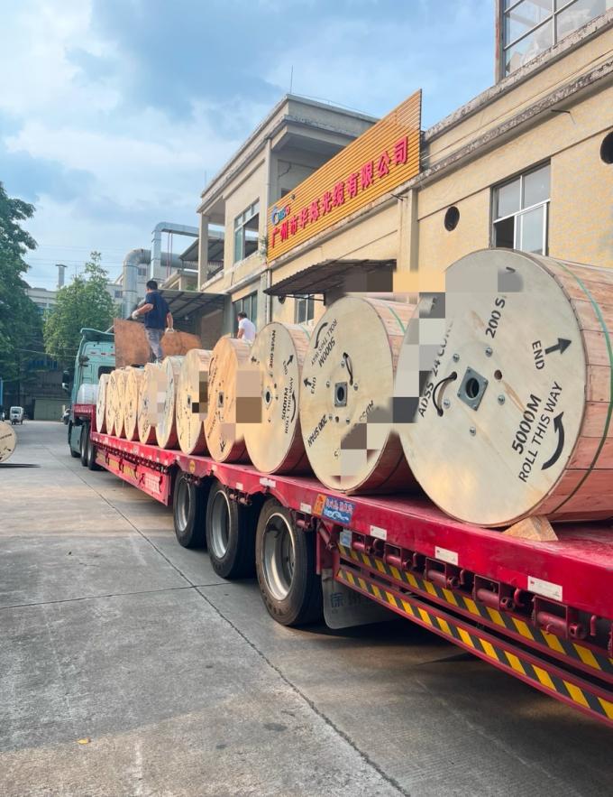 مصنع المخزون في الخارج مزدوج المدرع GYTS53-96 النواة كابل الألياف الضوئية سترة مزدوجة G652D شحنها في نفس اليوم 12