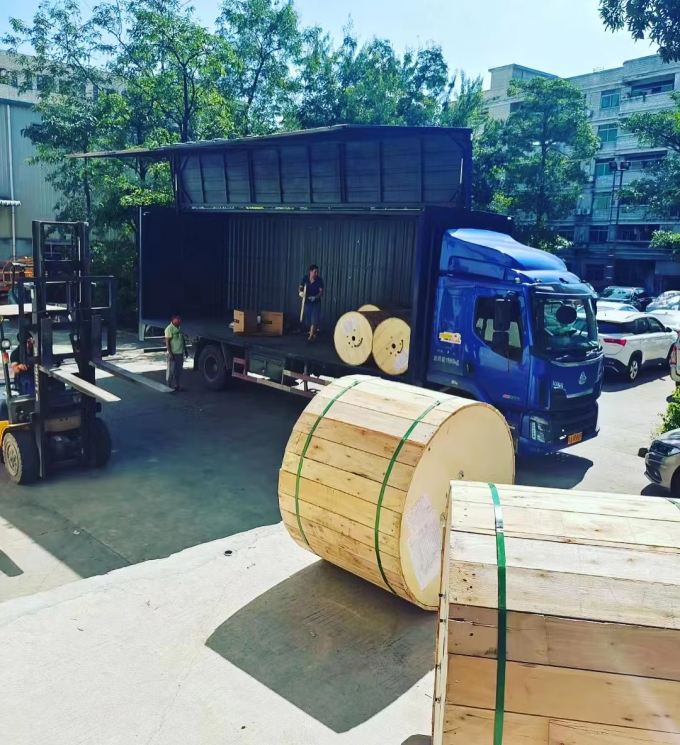 مصنع المخزون في الخارج مزدوج المدرع GYTS53-96 النواة كابل الألياف الضوئية سترة مزدوجة G652D شحنها في نفس اليوم 14