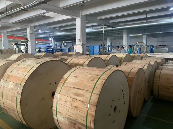 كابل ألياف ضوئية مدرعة خارجية ذات 4 نوى، 6 نوى، 8 نوى، 12 نوى GYXTW أنبوب فضفاض مركزي، ألياف ضوئية أحادية الوضع لقناة الألياف 2